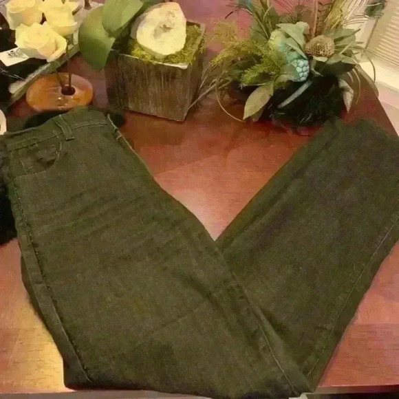 NYDJ Denim - NWOT Not Your Daughters Jeans Black Size 4